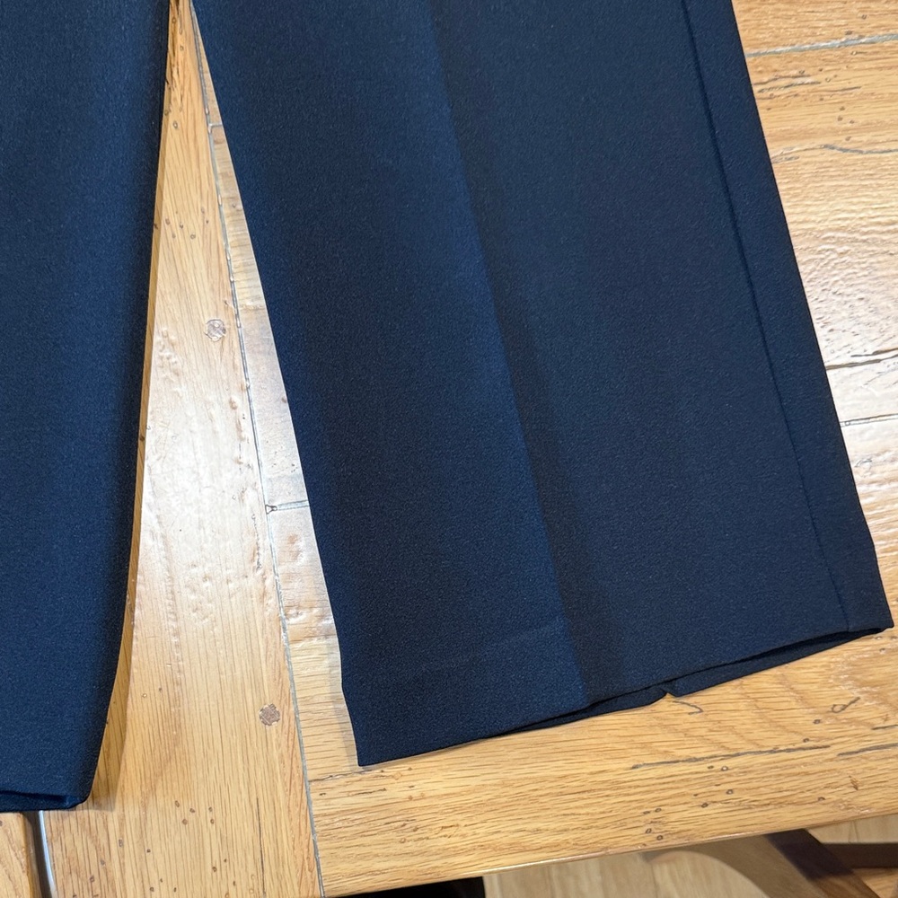 Express Black Wide-Leg Capris - Picture 4 of 10